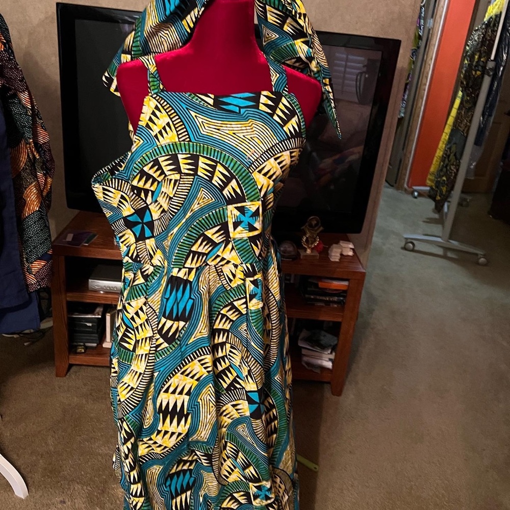 Bodycon and Legup Ruffle - Picture 6 of 16